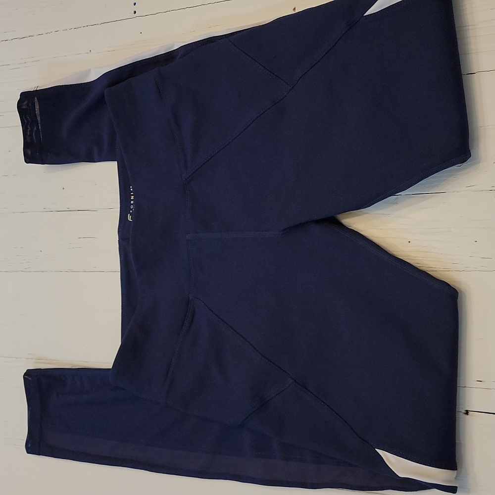 Fornia Sz Sm Yoga Leggings